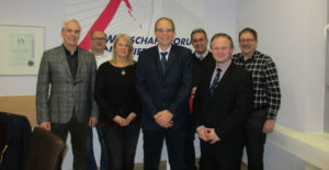 (Foto, v.l.n.r.:) Frank Wolsfeld, Peter Happ, Eva Seeber, Dirk Velten, Dr. Markus Schultz, Oberbürgermeister Jan Einig, Jürgen Müller